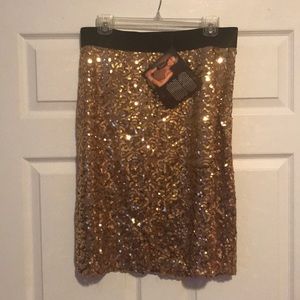 Gold toned Mini Skirt Iman Collection (Never Worn)